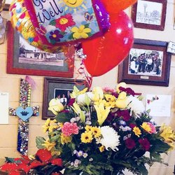 Country Gardens And Seed - Yolanda & her team created a phenomenal arrangement.