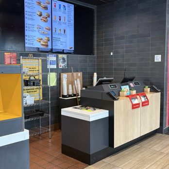 McDonald's - Cashier area - Fast Food Near Me - Walterboro, South Carolina