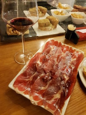 Bodega Cigaleña by null