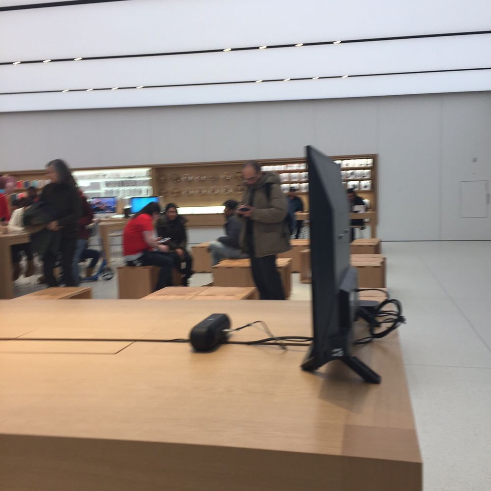 Apple Legacy Place - Apple Store of Dedham -- Legacy Place : 950 Providence Highway, Dedham          Interior - Computers Near Me - Dedham, Massachusetts