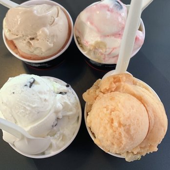 Gelatiamo - Hazelnut (top left), Yogurt with Berries (top right), Chocolate chip (bottom left), Melon (bottom right) - Bakeries Near Me - Seattle, Washington Gelatiamo - Hazelnut (top left), Yogurt with Berries (top right), Chocolate chip (bottom left), Melon (bottom right) - Bakeries Near Me - Seattle, Washington