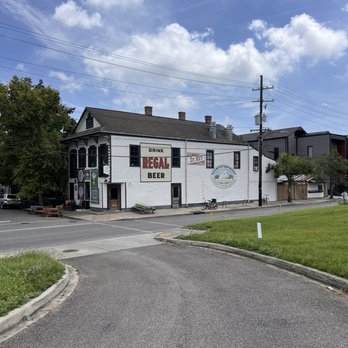 Elizabeth's Restaurant - From the parking lot - Southern Near Me - New Orleans, Louisiana