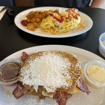 Momo's Cafe - The LaRussell breakfast sandwich & Steve omelette - American Near Me - Vallejo, California Momo's Cafe - The LaRussell breakfast sandwich & Steve omelette - American Near Me - Vallejo, California