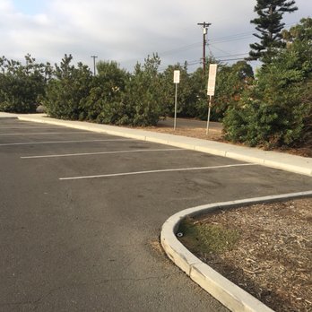 Riverview Park - The wide parking lot has approximately 15 car spots - Dog Parks Near Me - Bellflower, California Riverview Park - The wide parking lot has approximately 15 car spots - Dog Parks Near Me - Bellflower, California