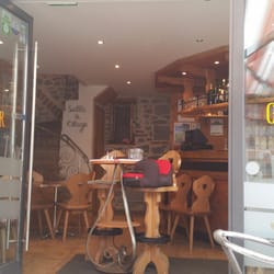 Twenty One Café - Super restaurant, accueil sympa !  Menu galette( ou salade) + crepe à 12€50( 11€50 pour salade). Produits frais. Service rapide.