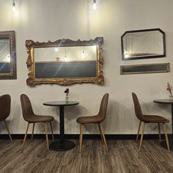 Moon Hollow Coffee - More of the sitting area