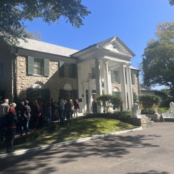 Graceland - Front of house - Museums Near Me - Memphis, Tennessee
