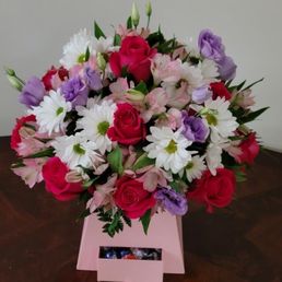 Beautiful flowers sent to my mom's bday. They did same day delivery and owner was so helpful and accommodating. Beautiful flowers sent to my mom's bday. They did same day delivery and owner was so helpful and accommodating.