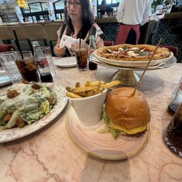 Pepperoni pizza Paradiso burger Pepperoni pizza Paradiso burger