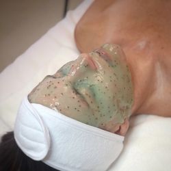 Nirvana Skincare - Hydrojelly Mask - n antioxidant and electrolyte rich mask that promotes healthy skin and restores moisture imbalance. This can be customized