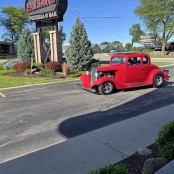 Paisans Pizzeria - Start of the car show! - Pizza Near Me - Lisle, Illinois