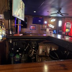 Spatz Deli & Billiard Liquor