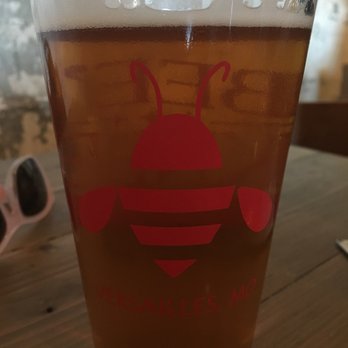 Bee's Knees Brewing - Pizza Near Me - Versailles, Missouri Bee's Knees Brewing - Pizza Near Me - Versailles, Missouri