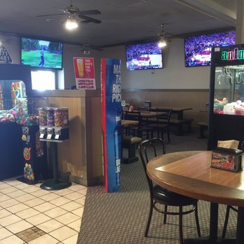 Round Table Pizza - Front dining area with tvs - Pizza Near Me - Fullerton, California
