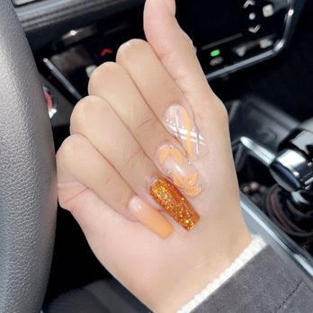 209 Nails Lounge - Nail Salons Near Me - Stockton, California