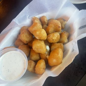 English Ivy's - Cheese curds - American Near Me - Indianapolis, Indiana