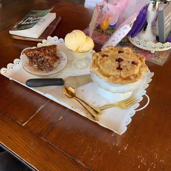 JudyPie - Cherry pie and ice cream - Bakeries Near Me - Grapevine, Texas
