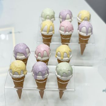 Triple Sweet - Ice cream cone cake pop - Desserts Near Me Triple Sweet - Ice cream cone cake pop - Desserts Near Me