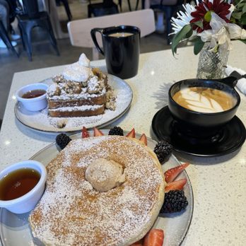 Cafein Centreville - Berry pancakes, French toast - Coffee & Tea Near Me - Centreville, Virginia
