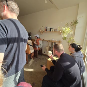 Maru Coffee - Line waiting to order - Coffee & Tea Near Me - Los Angeles, California Maru Coffee - Line waiting to order - Coffee & Tea Near Me - Los Angeles, California