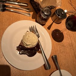 Saranello's - CHOCOLATE MASCARPONE PIE