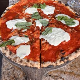 The Devinci: spicy marinara, buffalo stracciatella cheese, fresh garlic, basil, sea salt. The Devinci: spicy marinara, buffalo stracciatella cheese, fresh garlic, basil, sea salt.