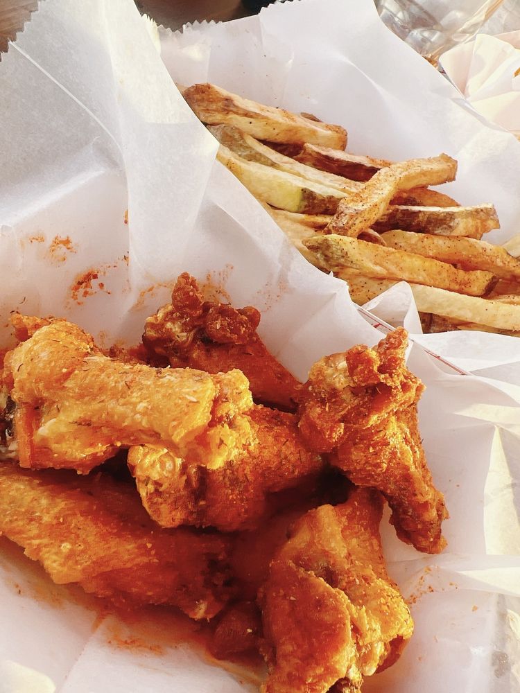DAQ’S WINGS & GRILL Updated October 2024 10 Reviews 6301 Youree