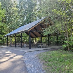 Picnic shelter