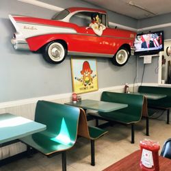 The Hot Plate Cafe - Booths and Tables