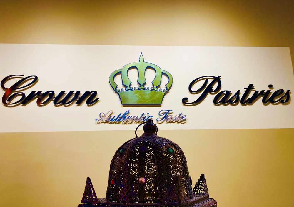 CROWN PASTRIES 53 Photos & 21 Reviews Bakeries 5083 Dixie Rd