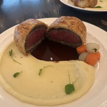 Gordon Ramsay Hell's Kitchen - Beef Wellington - New American Near Me - Miami, Florida