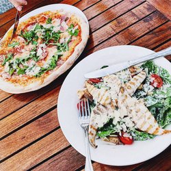 Lanternen - The syd pizza and cæsar salad