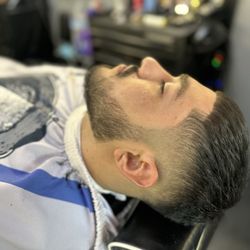 Book with Bobby V The Barber !!