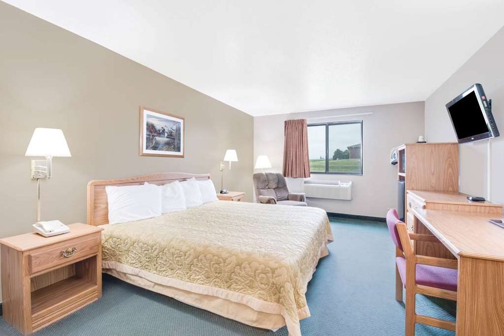 SUPER 8 BY WYNDHAM SISSETON Updated March 2024 29 Photos 2104 SD