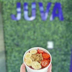 Juva Juice - Jackson - This here is our Buried Berry acai bowl! Made with fresh strawberries, bananas, blueberries, açaí berry, and apple!
