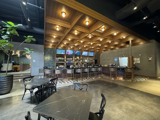 J Bar & Golf Lounge by null