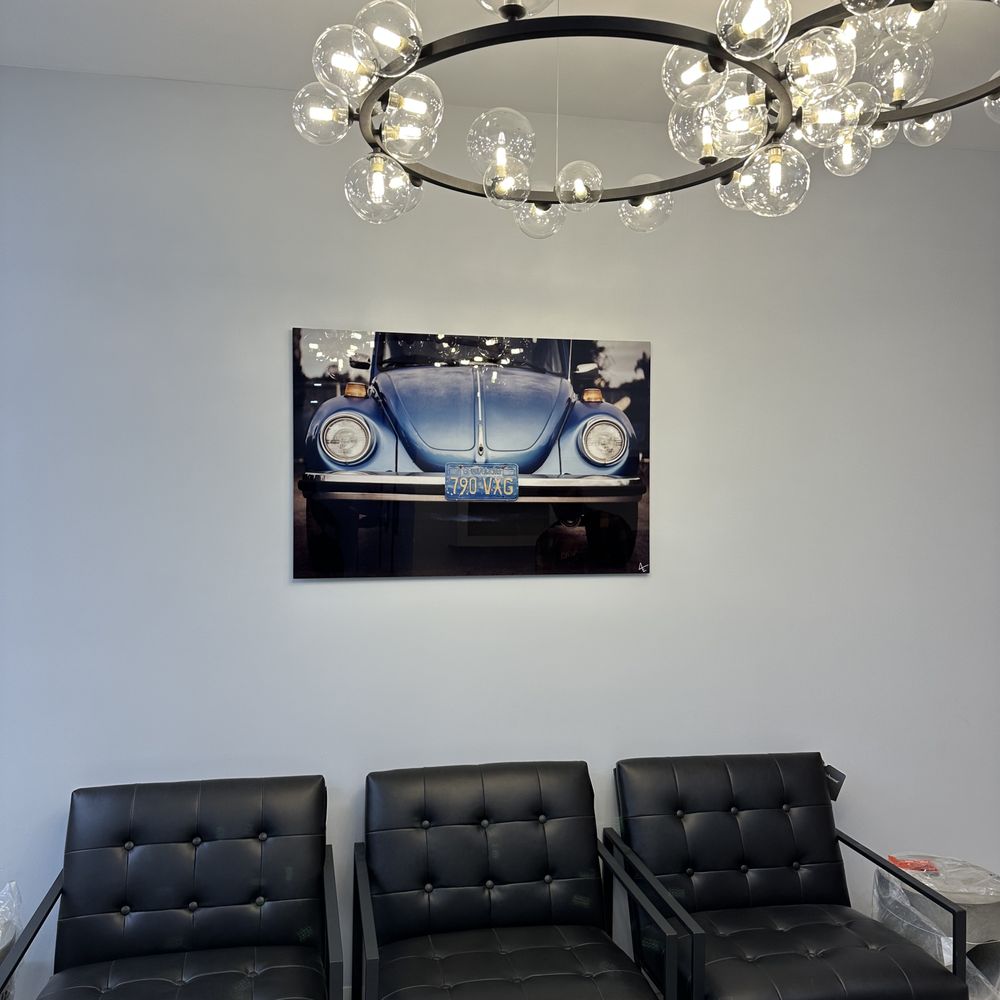 Elghor Dental Studio - The decorations, music and art work all add up to a relaxed feeling all around. - Cosmetic Dentists Near Me - San Diego, California Elghor Dental Studio - The decorations, music and art work all add up to a relaxed feeling all around. - Cosmetic Dentists Near Me - San Diego, California