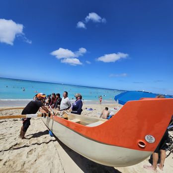 Faith Surf School - Briefing by the coach... - Surf Schools Near Me - Honolulu, Hawaii Faith Surf School - Briefing by the coach... - Surf Schools Near Me - Honolulu, Hawaii
