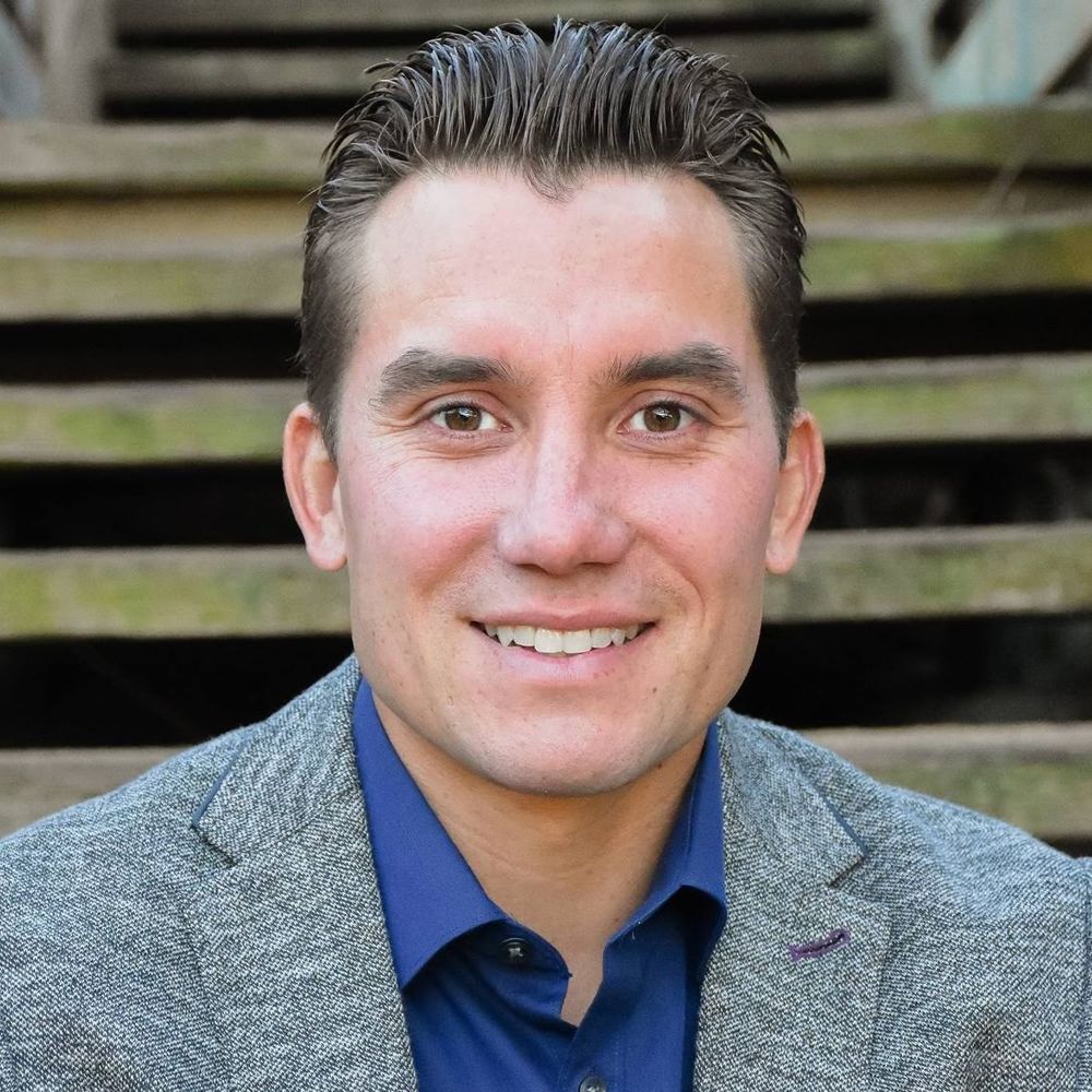 LEN STONE REAL ESTATE GROUP Updated September 2024 46 Photos & 84