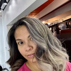Get Dolled Up Beauty Lounge