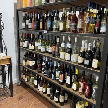 Hubbard's Country Store - a wide selection of wines - Pizza Near Me - Hancock, Vermont Hubbard's Country Store - a wide selection of wines - Pizza Near Me - Hancock, Vermont