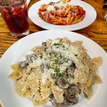 il vecchio - Pasta Farfalle Funghi (Lunch) - Italian Near Me - Pacific Grove, California il vecchio - Pasta Farfalle Funghi (Lunch) - Italian Near Me - Pacific Grove, California