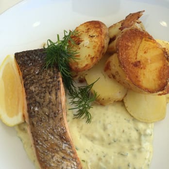 MCA Cafe - Salmon - Cafes Near Me - The Rocks, NSW