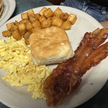 Clary's Cafe - Breakfast & Brunch Near Me - Savannah, Georgia Clary's Cafe - Breakfast & Brunch Near Me - Savannah, Georgia