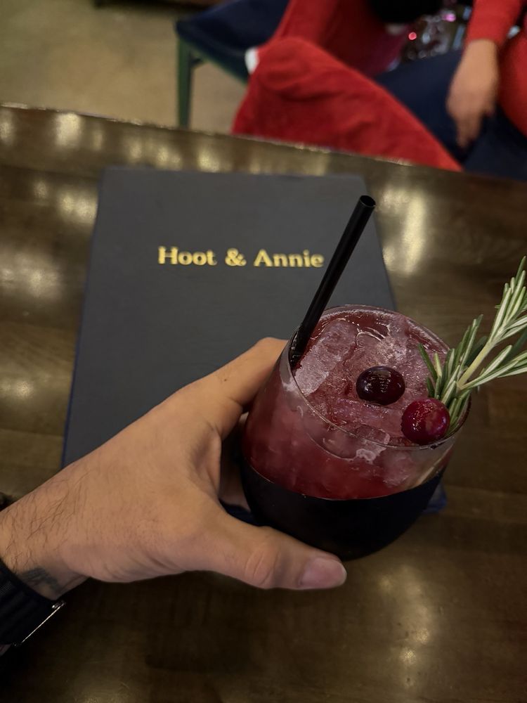 Hoot & Annie Image