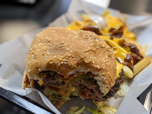 Lucky's Burgers & Shakes by null