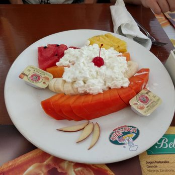 La Casa del Waffle - Fruits for appetizer - Breakfast & Brunch Near Me - Los Gavilanes, JAL La Casa del Waffle - Fruits for appetizer - Breakfast & Brunch Near Me - Los Gavilanes, JAL