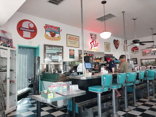 Dale's Diner by null