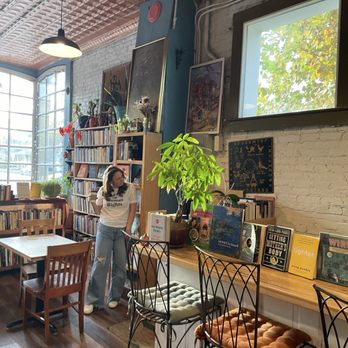 Mickey’s - Interior - Used Bookstore Near Me - New Albany, Indiana