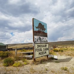 Dinosaur Fossil Cabin Museum - Sign